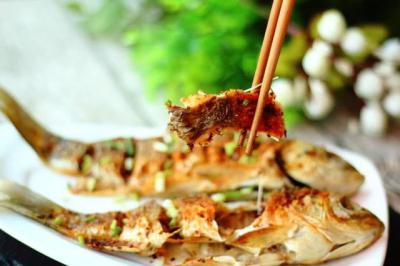 好吃到停不下筷子的香酥烤魚，做法簡(jiǎn)單，少油少鹽，吃起來更健康