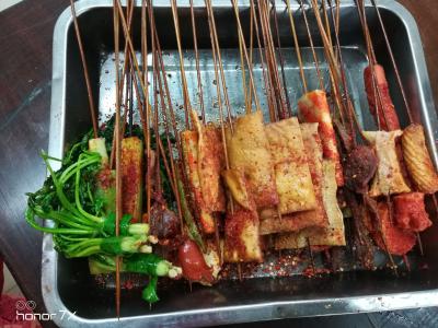油炸串串香技術培訓要收多少學費？沒有時間限制
